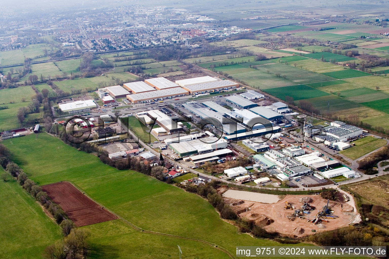 Zone industrielle de Landau Est à Landau in der Pfalz dans le département Rhénanie-Palatinat, Allemagne vue d'en haut