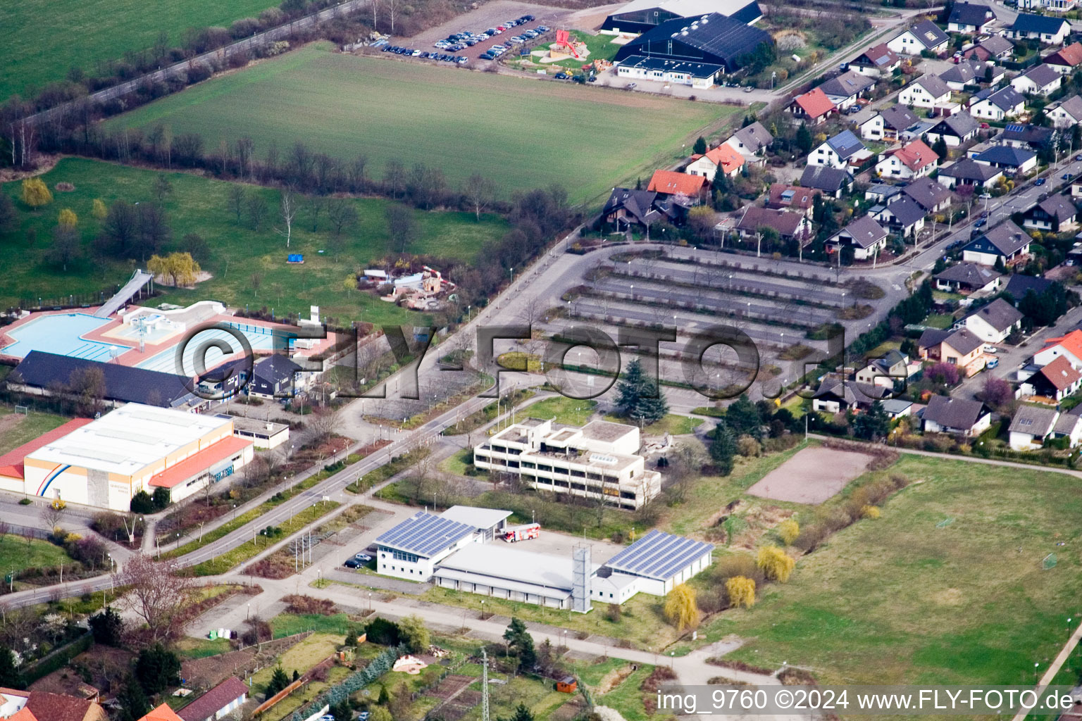 Vue oblique de Quartier Offenbach in Offenbach an der Queich dans le département Rhénanie-Palatinat, Allemagne