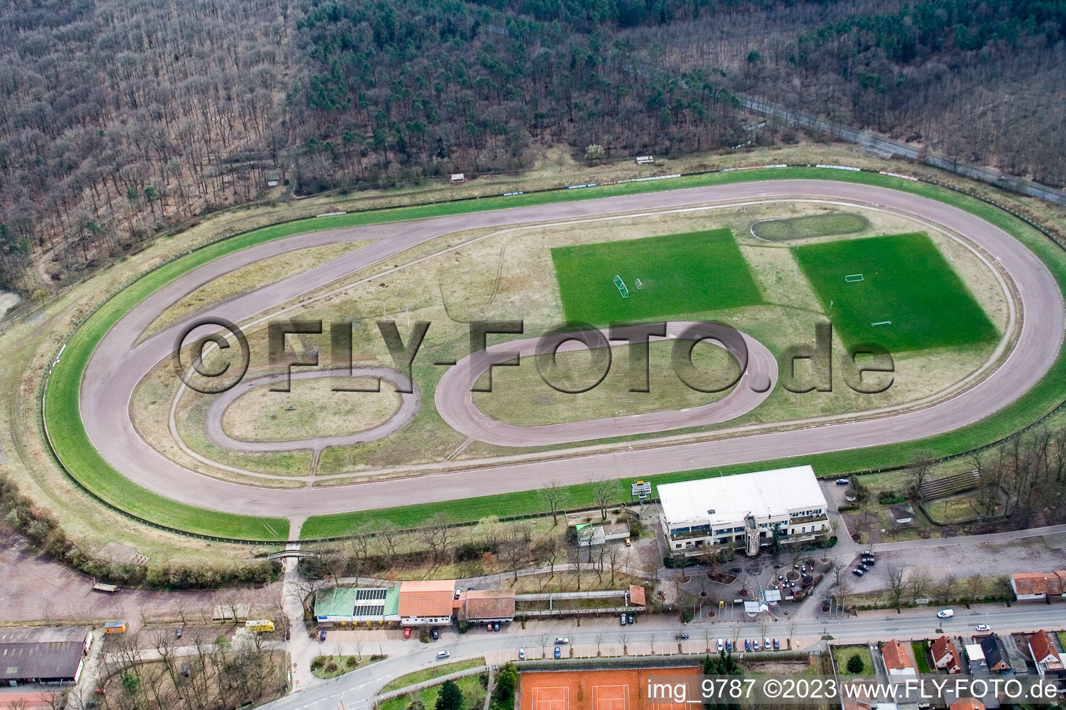 Vue aérienne de Speedway du nord à le quartier Herxheim in Herxheim bei Landau dans le département Rhénanie-Palatinat, Allemagne