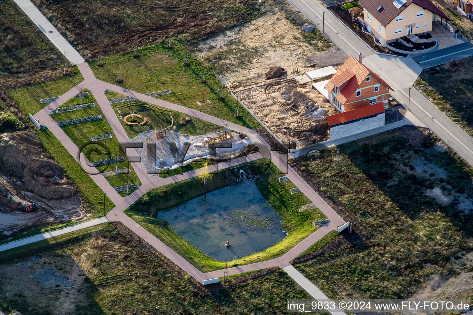 Image drone de Sur le chemin élevé à Kandel dans le département Rhénanie-Palatinat, Allemagne