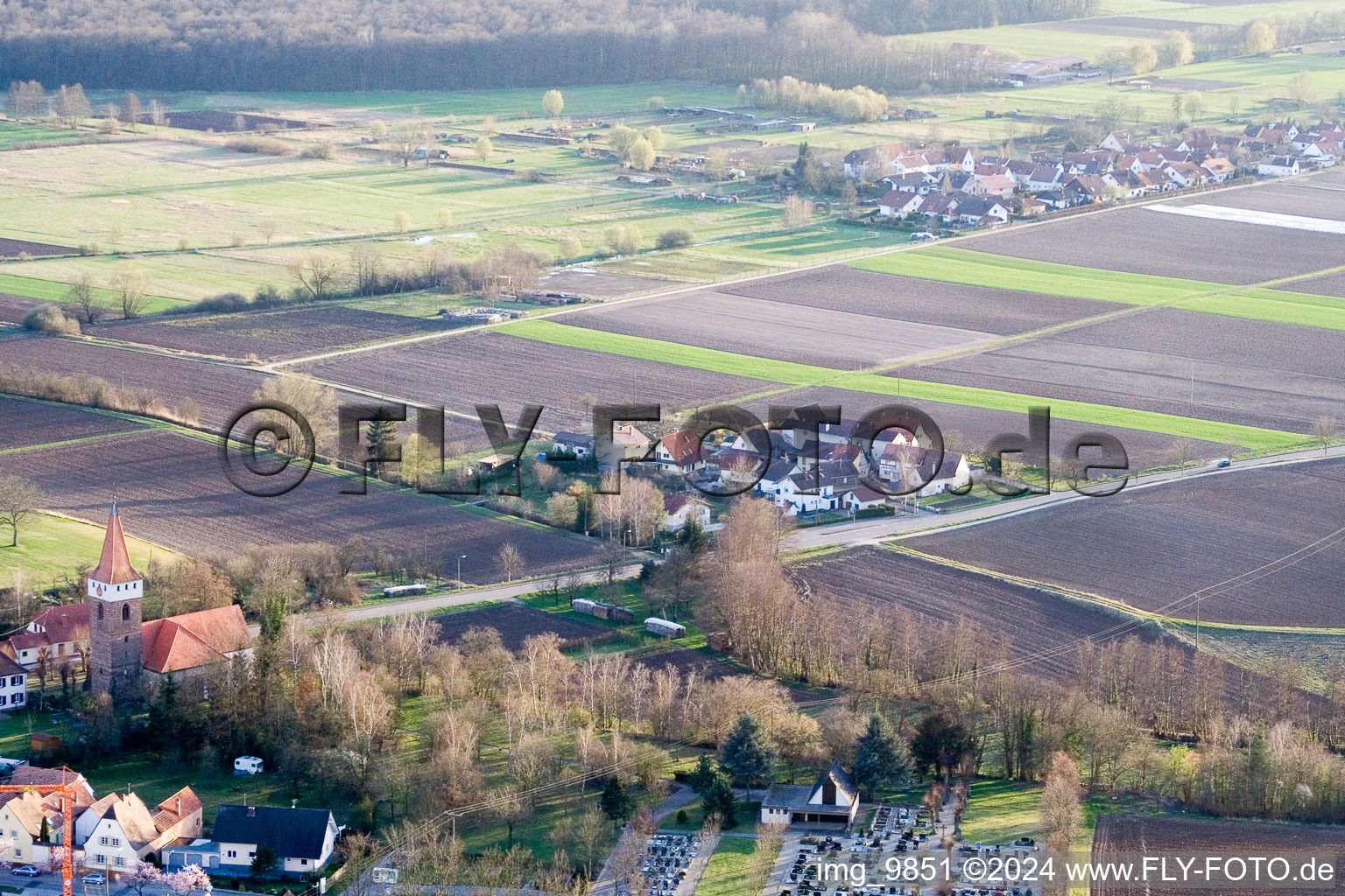 Welschhof à Minfeld dans le département Rhénanie-Palatinat, Allemagne d'en haut