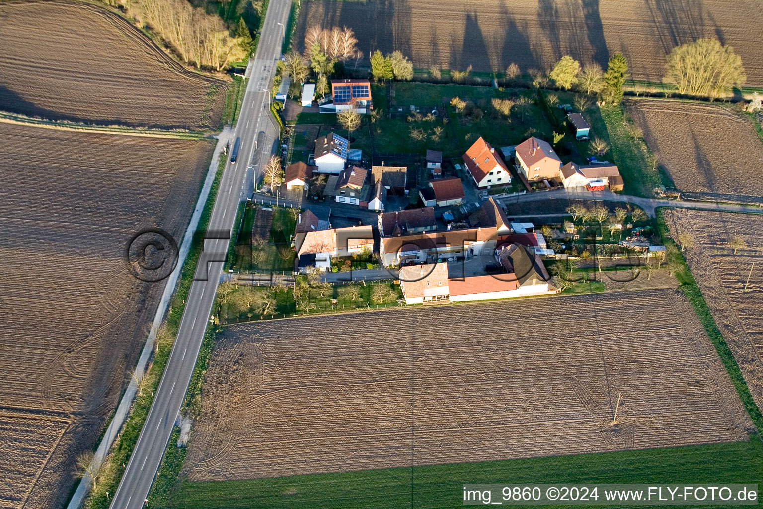 Welschhof à Minfeld dans le département Rhénanie-Palatinat, Allemagne d'un drone