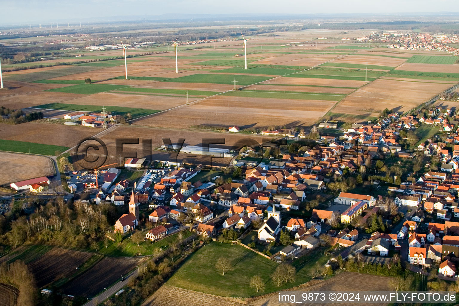 Minfeld dans le département Rhénanie-Palatinat, Allemagne vue d'en haut