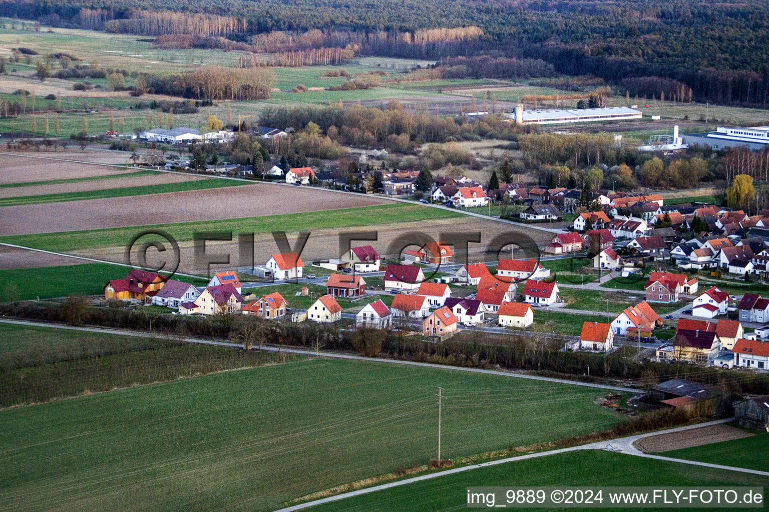 Vue oblique de Nouvelle zone de développement NE à le quartier Schaidt in Wörth am Rhein dans le département Rhénanie-Palatinat, Allemagne