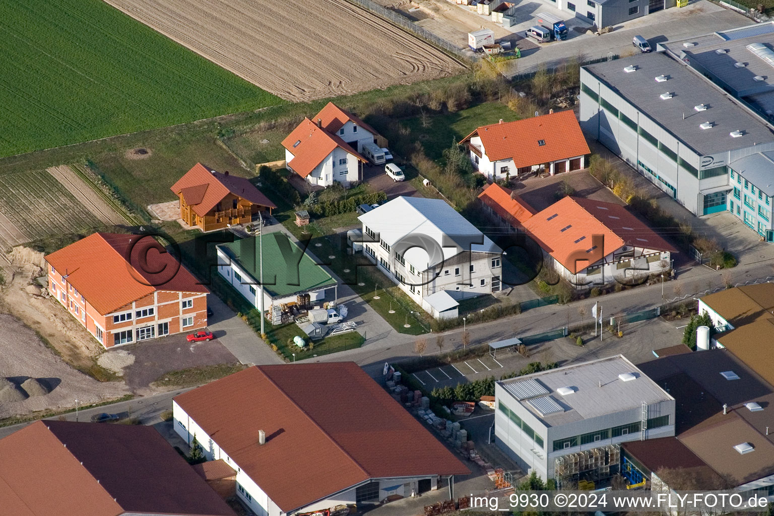 Vue d'oiseau de Hatzenbühl dans le département Rhénanie-Palatinat, Allemagne