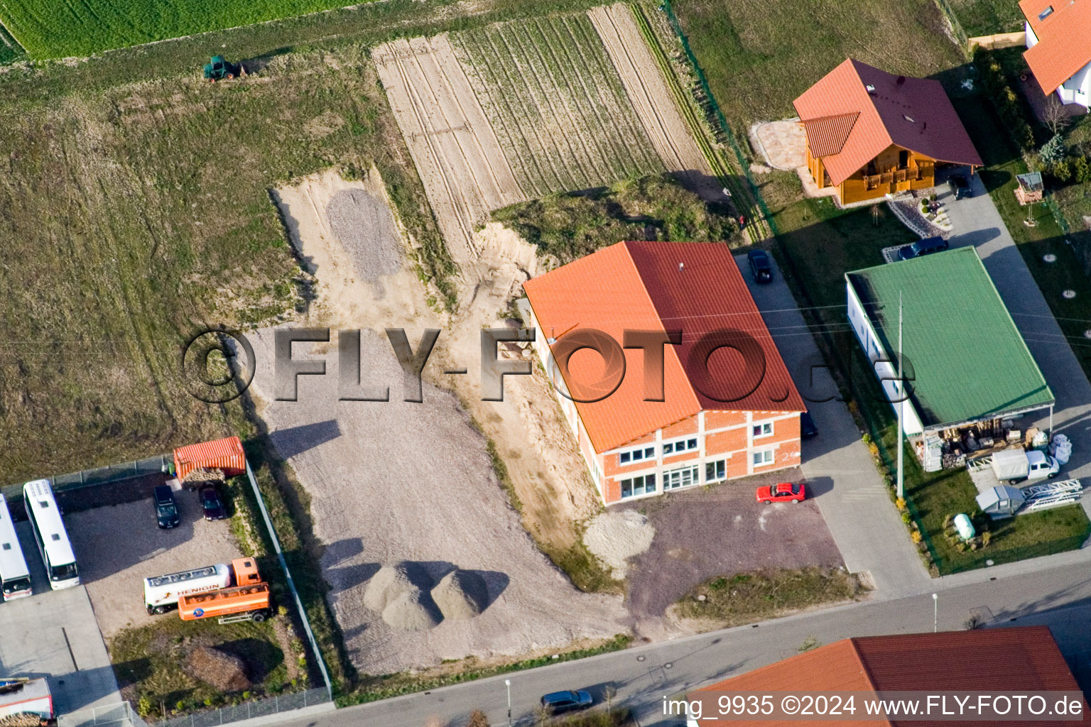 Hatzenbühl dans le département Rhénanie-Palatinat, Allemagne du point de vue du drone