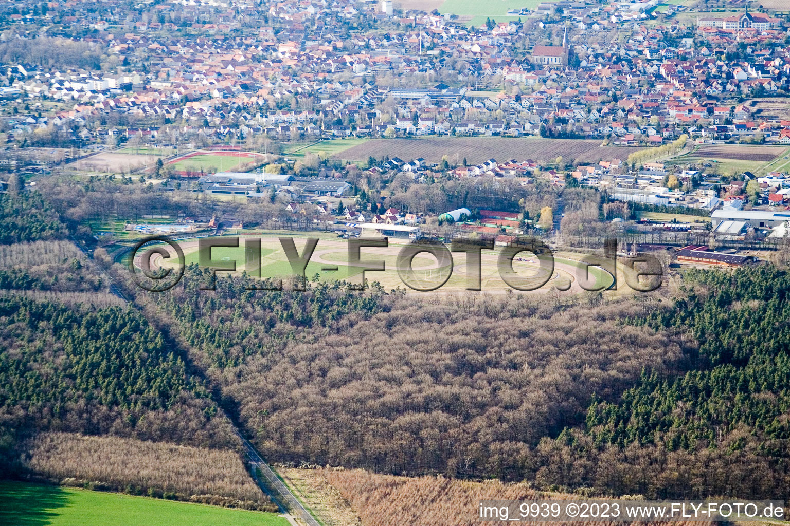 Photographie aérienne de Piste à le quartier Herxheim in Herxheim bei Landau dans le département Rhénanie-Palatinat, Allemagne