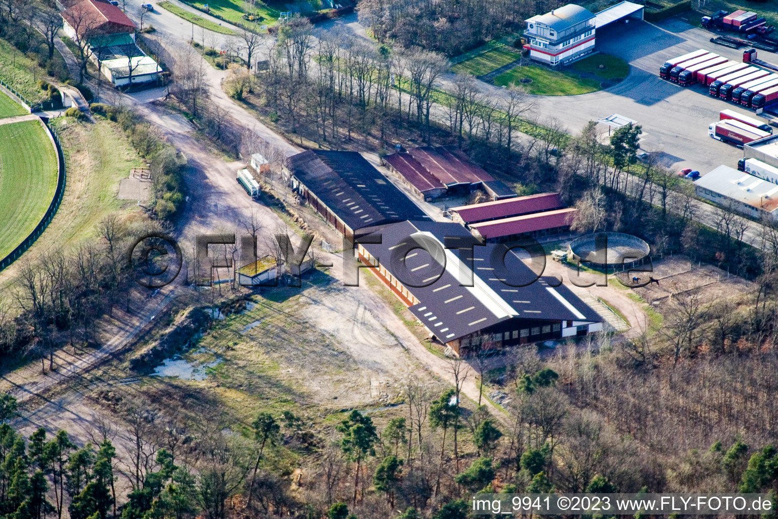 Piste à le quartier Herxheim in Herxheim bei Landau dans le département Rhénanie-Palatinat, Allemagne d'en haut