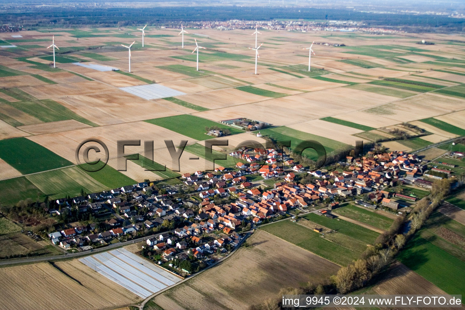 Vue aérienne de Éoliennes (WEA) - éoliennes - dans un champ à Herxheimweyher dans le département Rhénanie-Palatinat, Allemagne