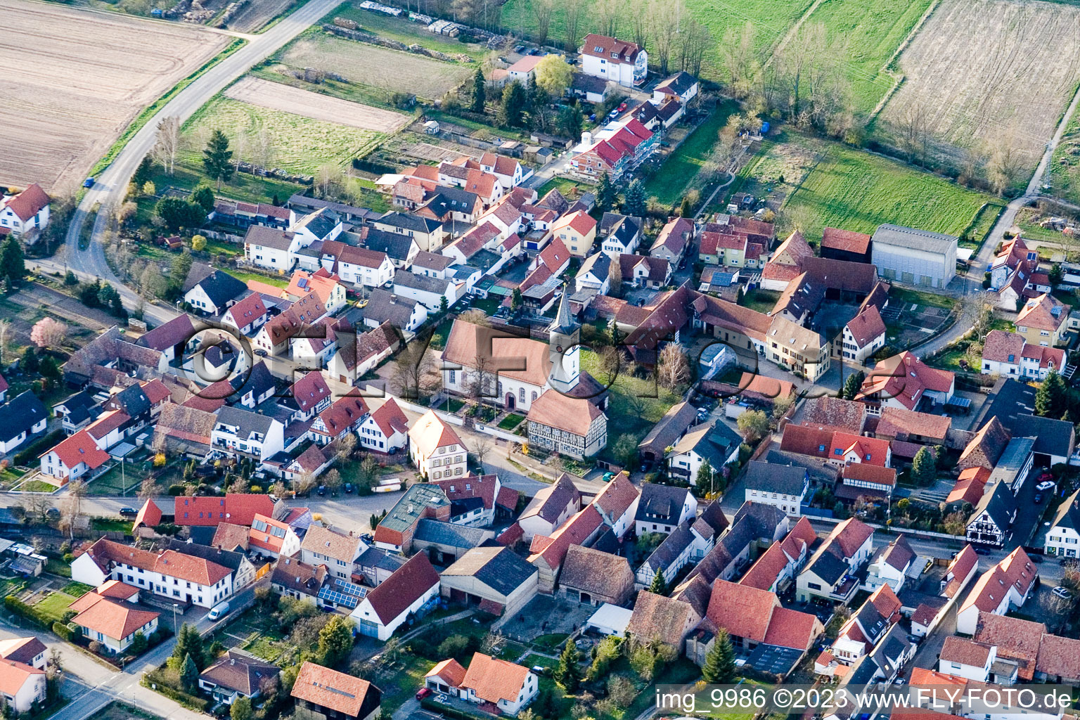 Schwegenheim dans le département Rhénanie-Palatinat, Allemagne vu d'un drone