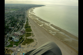 Vue aérienne de Ouistreham dans le département Calvados, France