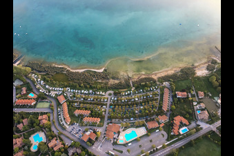 Vue aérienne de Camping Tiglio à Sirmione dans le département Brescia, Italie