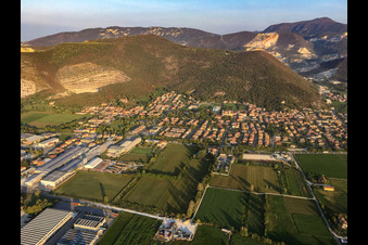 Vue aérienne de Nuvolera dans le département Brescia, Italie