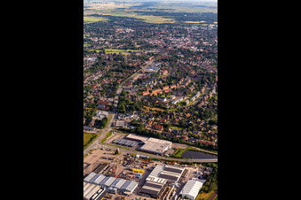 Vue aérienne de Vue de la ville du centre-ville à Heide dans le département Schleswig-Holstein, Allemagne