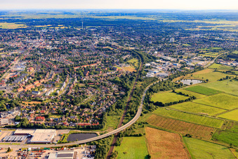 Vue aérienne de Vue de la ville depuis le sud à Heide dans le département Schleswig-Holstein, Allemagne