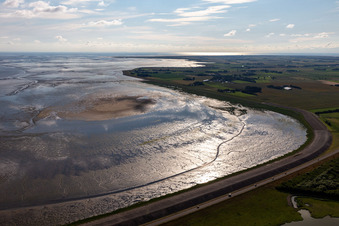 Vue aérienne de Centre naturel NABU Katinger Wattsiel à le quartier Kating in Tönning dans le département Schleswig-Holstein, Allemagne