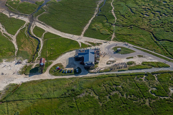 Vue aérienne de Zone de baignade village/sud avec cabane de plage Axels à le quartier Olsdorf in Sankt Peter-Ording dans le département Schleswig-Holstein, Allemagne