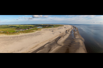 Vue aérienne de Paysage de plage de sable le long de la côte de la mer du Nord à le quartier Olsdorf in Sankt Peter-Ording dans le département Schleswig-Holstein, Allemagne