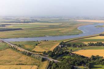 Vue aérienne de Aire de repos Eiderblick B5 près de Tönning à Karolinenkoog dans le département Schleswig-Holstein, Allemagne