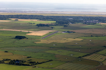 Vue aérienne de Aéroport Sankt Peter-Ording à Sankt Peter-Ording dans le département Schleswig-Holstein, Allemagne