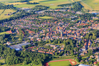 Vue aérienne de Vue d'ensemble de la ville depuis le sud-ouest à Tönning dans le département Schleswig-Holstein, Allemagne