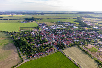 Vue aérienne de Du sud-ouest à Schwabhausen dans le département Thuringe, Allemagne