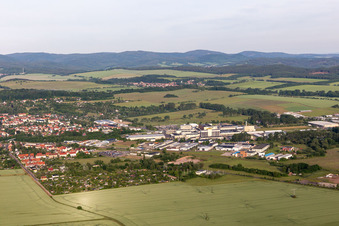 Vue aérienne de Zone commerciale et industrielle à Waltershausen dans le département Thuringe, Allemagne