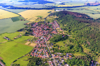 Vue aérienne de Du nord-ouest à le quartier Seebergen in Drei Gleichen dans le département Thuringe, Allemagne