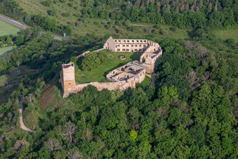 Vue oblique de Château de Gleichen à le quartier Wandersleben in Drei Gleichen dans le département Thuringe, Allemagne