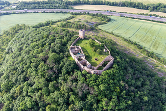 Château de Gleichen à le quartier Wandersleben in Drei Gleichen dans le département Thuringe, Allemagne vue du ciel