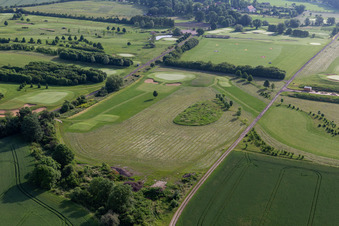 Superficie du terrain de golf " Drei Gleichen Mühlberg eV " en Mühlberg à le quartier Mühlberg in Drei Gleichen dans le département Thuringe, Allemagne vue d'en haut