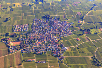Vue aérienne de Du sud à le quartier Nußdorf in Landau in der Pfalz dans le département Rhénanie-Palatinat, Allemagne