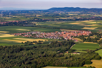 Vue aérienne de Vue sur le village à Steinweiler dans le département Rhénanie-Palatinat, Allemagne