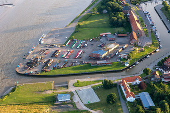 Vue aérienne de Port Tönning à Tönning dans le département Schleswig-Holstein, Allemagne