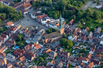 Vue aérienne de Saint-Laurent à Tönning dans le département Schleswig-Holstein, Allemagne