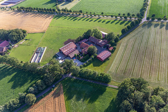 Photographie aérienne de Melkschöppken de Lanfer à le quartier Tungerloh-Pröbsting in Gescher dans le département Rhénanie du Nord-Westphalie, Allemagne