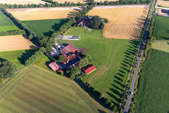 Melkschöppken de Lanfer à le quartier Tungerloh-Pröbsting in Gescher dans le département Rhénanie du Nord-Westphalie, Allemagne vue d'en haut