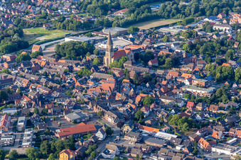 Vue aérienne de Église Saint-Otger à Stadtlohn dans le département Rhénanie du Nord-Westphalie, Allemagne