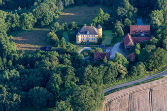 Vue aérienne de Hôtel Schloss Diepenbrock à Bocholt dans le département Rhénanie du Nord-Westphalie, Allemagne