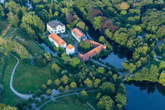 Vue aérienne de Zones riveraines du lac Pröbstingsee et de la zone de loisirs et du Borken Sailing Club eV en Hoxfeld à le quartier Hoxfeld in Borken dans le département Rhénanie du Nord-Westphalie, Allemagne