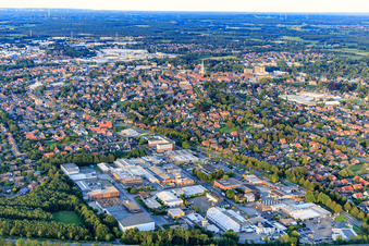 Vue aérienne de Vue de la ville depuis l'ouest sur la zone industrielle Siemensstraße avec KLOCKE Möbelwerkstätte GmbH, fagus Holzspielzeug et Salvia NRW GmbH à Borken dans le département Rhénanie du Nord-Westphalie, Allemagne