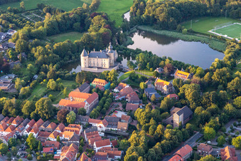 Photographie aérienne de Château de la jeunesse Gemen à le quartier Gemen in Borken dans le département Rhénanie du Nord-Westphalie, Allemagne
