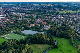 Vue aérienne de Du nord-est à le quartier Gemen in Borken dans le département Rhénanie du Nord-Westphalie, Allemagne