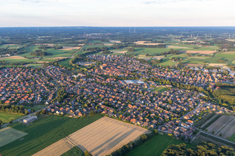 Vue aérienne de Du nord-ouest à le quartier Ramsdorf in Velen dans le département Rhénanie du Nord-Westphalie, Allemagne