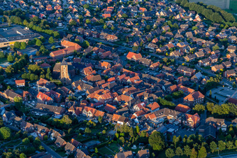 Vue aérienne de Sainte Walburge à le quartier Ramsdorf in Velen dans le département Rhénanie du Nord-Westphalie, Allemagne
