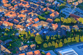 Vue aérienne de Sur les douves à le quartier Ramsdorf in Velen dans le département Rhénanie du Nord-Westphalie, Allemagne