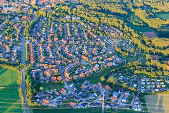 Vue aérienne de Rue Ramsdorfer à le quartier Velen-Dorf in Velen dans le département Rhénanie du Nord-Westphalie, Allemagne