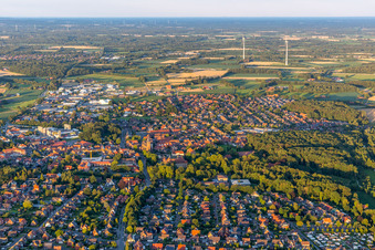 Vue aérienne de Vue d'ensemble de la ville depuis l'ouest à le quartier Velen-Dorf in Velen dans le département Rhénanie du Nord-Westphalie, Allemagne