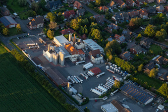 Vue aérienne de Locaux de l'usine de la laiterie Wiegert GmbH & Co. KG à le quartier Waldvelen in Velen dans le département Rhénanie du Nord-Westphalie, Allemagne