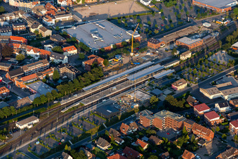 Vue aérienne de Plan des voies et bâtiment de la gare de la Deutsche Bahn à le quartier Coesfeld-Stadt in Coesfeld dans le département Rhénanie du Nord-Westphalie, Allemagne